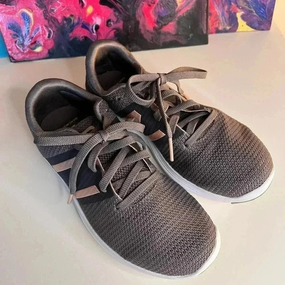 New Balance Sneakers - Picture 3 of 8